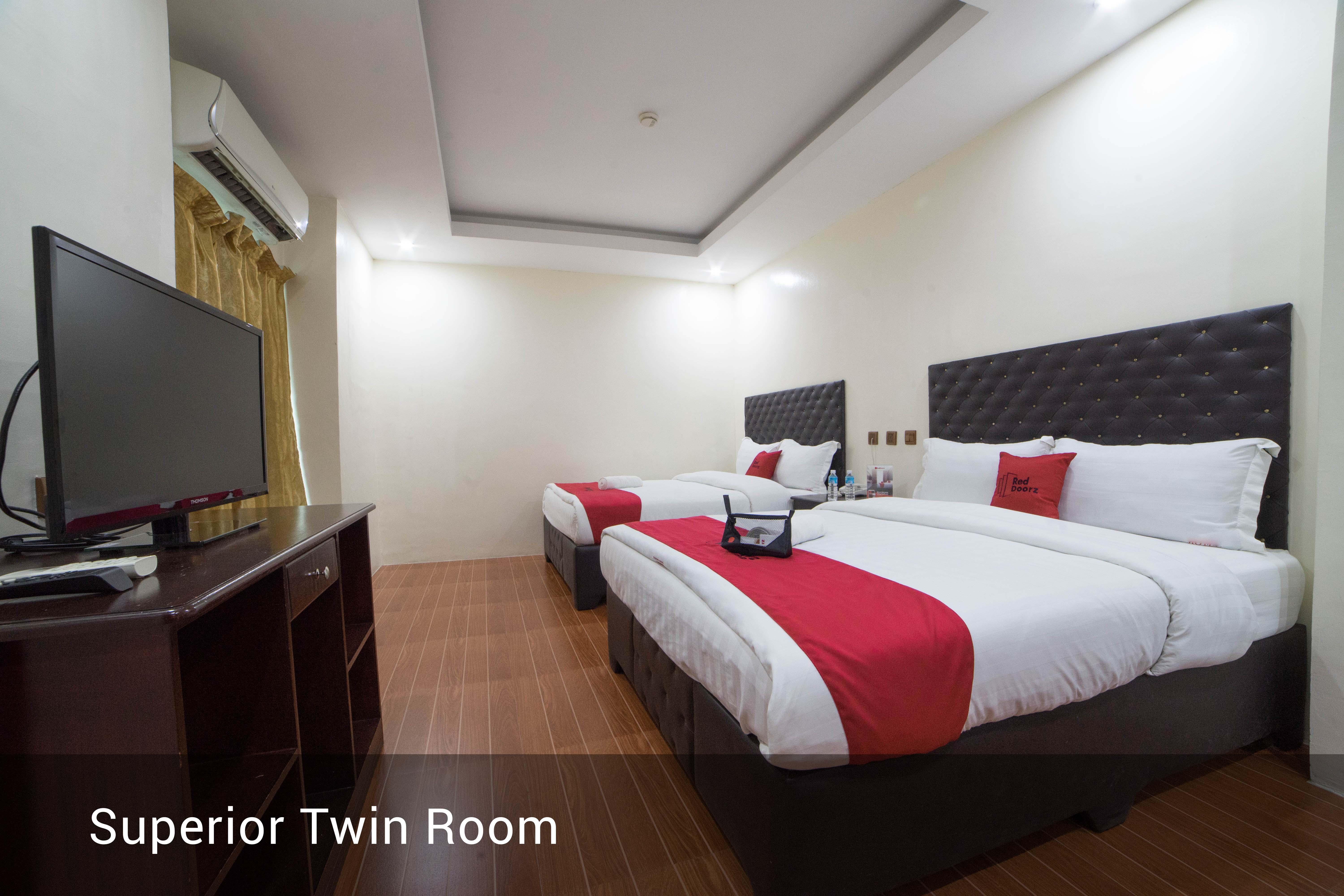 Reddoorz Plus @ Balibago Angeles City Exterior photo